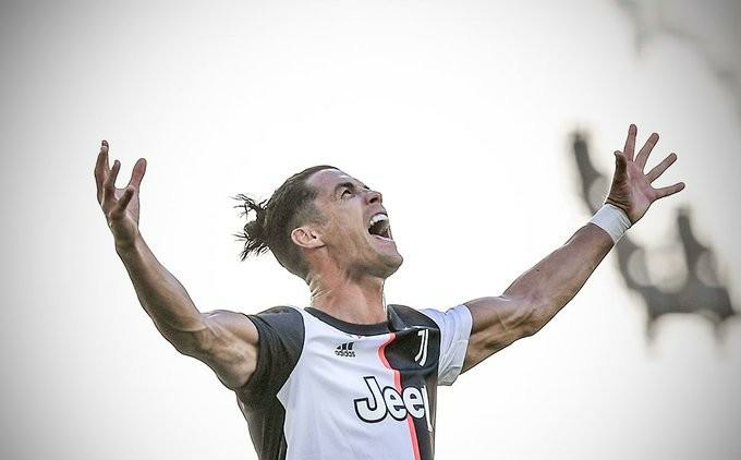 c罗迎尤文生涯百球里程碑,尤文图斯祝贺c罗新的启程