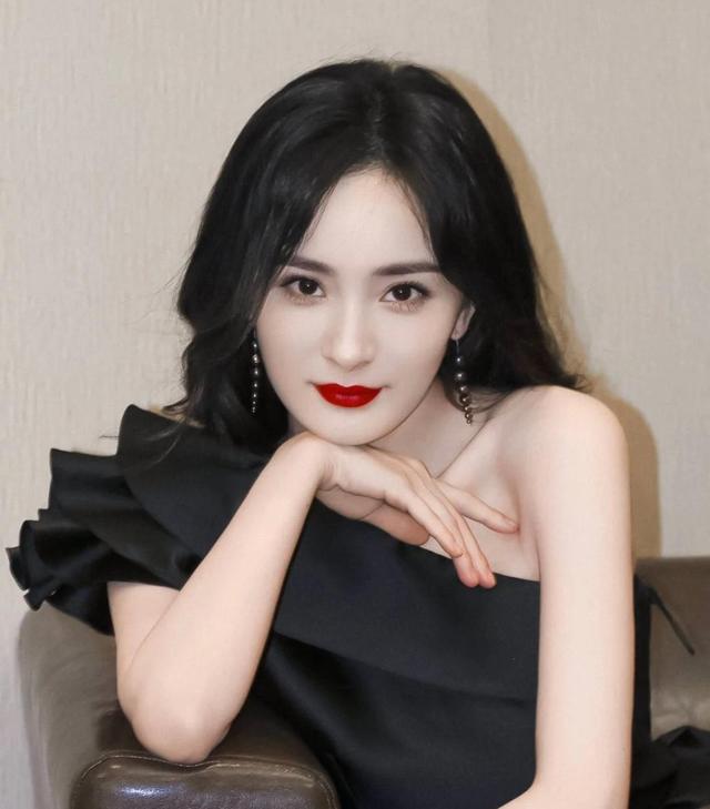 水滴鼻与鹰钩鼻之间的鼻型,男士水滴鼻的鼻型图片