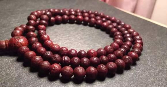 玉石手串不佩戴时如何保养,佩戴的金丝楠手串怎么保养