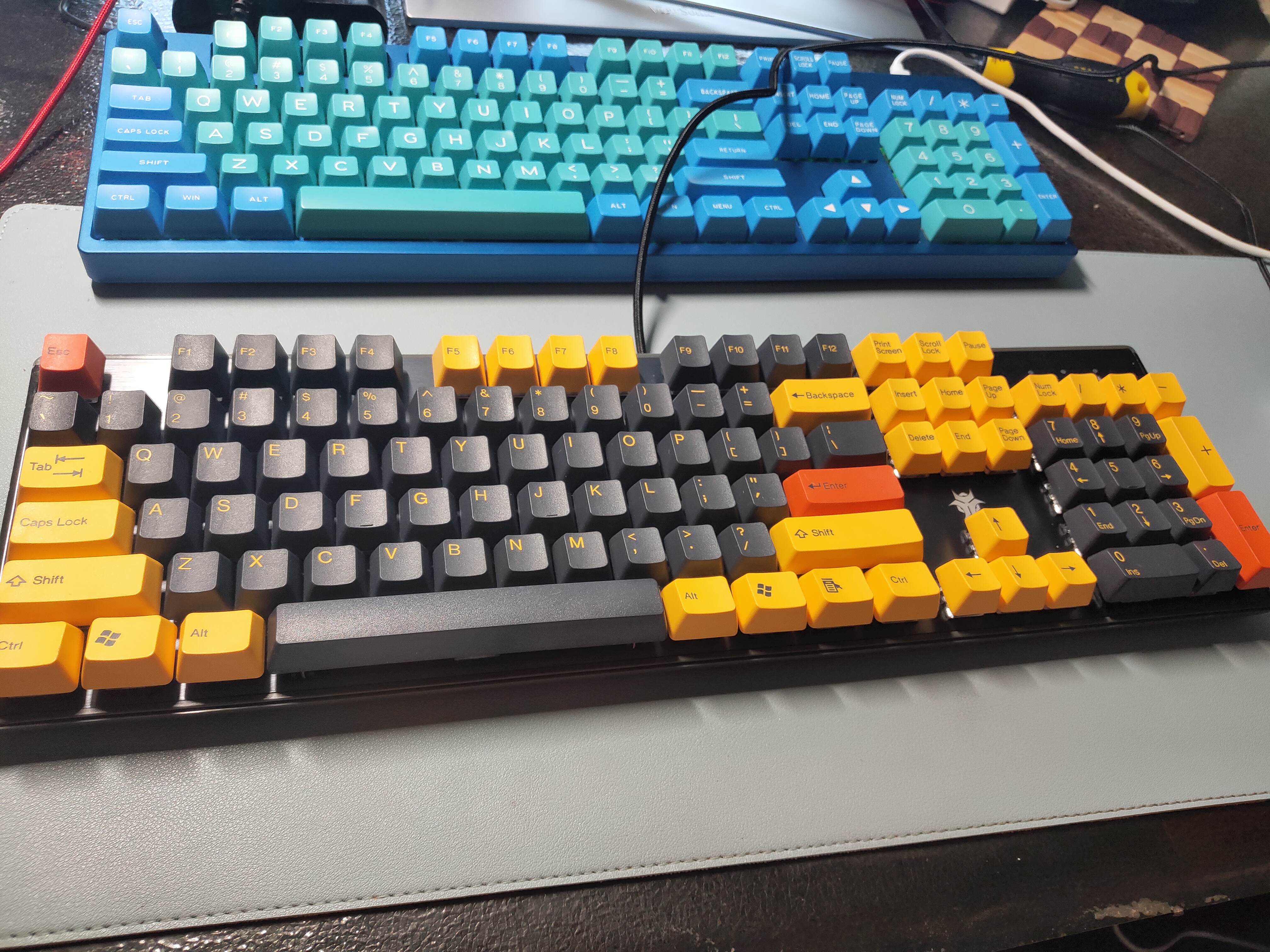 公认手感最好的机械键盘轴是什么,机械键盘樱桃轴与普通轴的区别