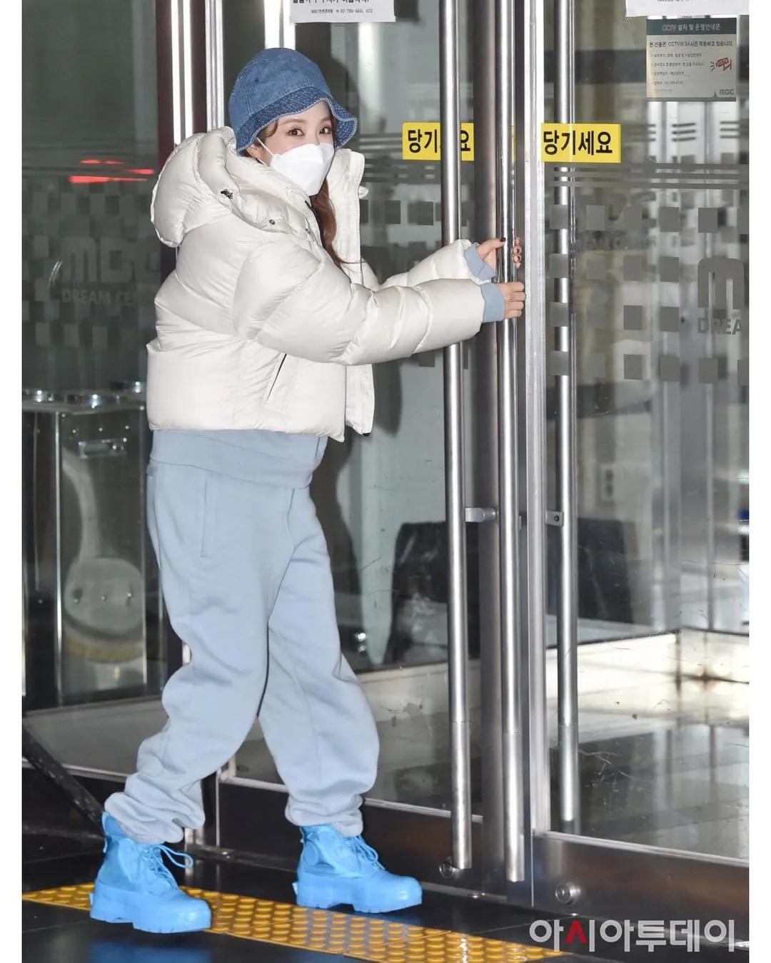 求jennie同款衣服,jennie无帽卫衣