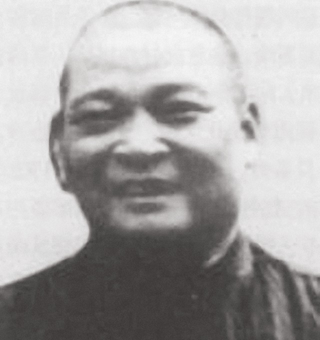 解放南京时，第一个占领“总统府”的解放军军长，建国后怎么样？