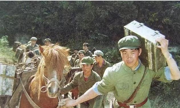 越战老山战士抽什么烟？老兵回忆：上了前线，老婆寄的包裹总有烟