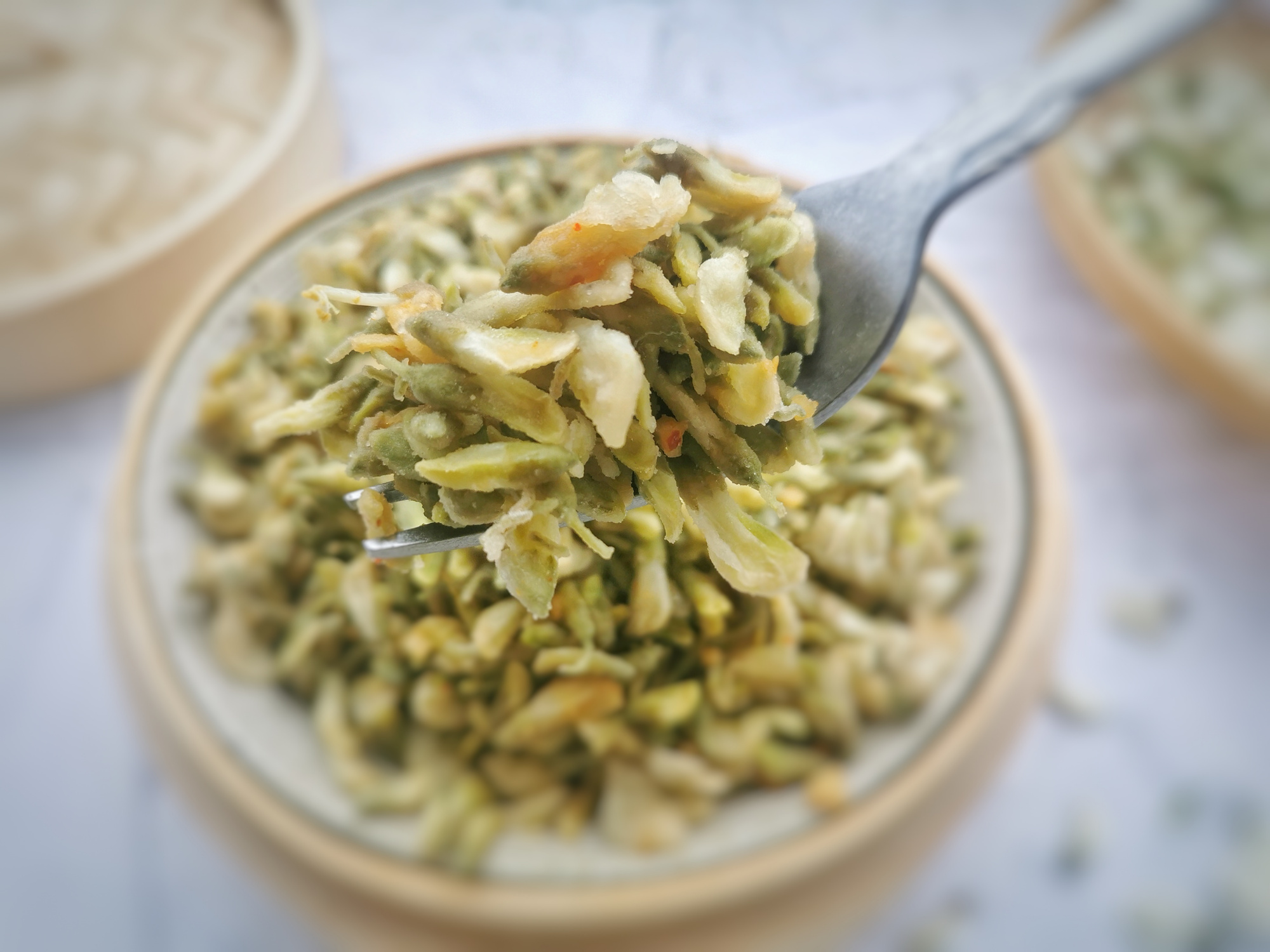 不焯水的槐花有毒吗,洋槐花不加面粉直接上锅蒸