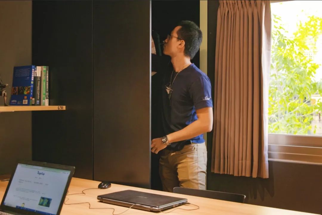 他花2.3亿造最美大学寝室，鼓励男女混居：这代年轻人别刻意吃苦