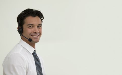 男人40岁尿很黄异味很重什么原因,男人尿多尿黄是什么原因