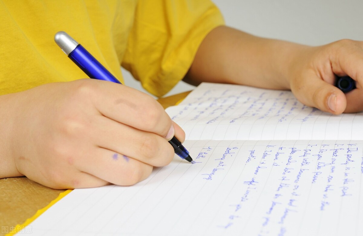 2021年中考英语作文必背十篇范文,2021年热门英语作文话题