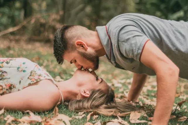 让男人爱得疯狂的女人都有套路,让男人爱得疯狂的女人都是有套路