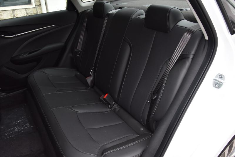 省油动力强劲代步车,家用车中的典范别克英朗