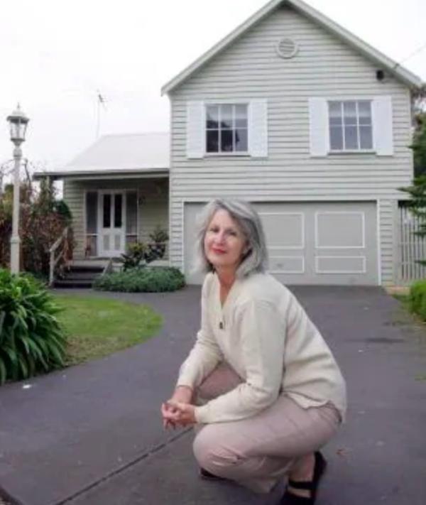 墨尔本平民房价,国外凶宅二手房出售