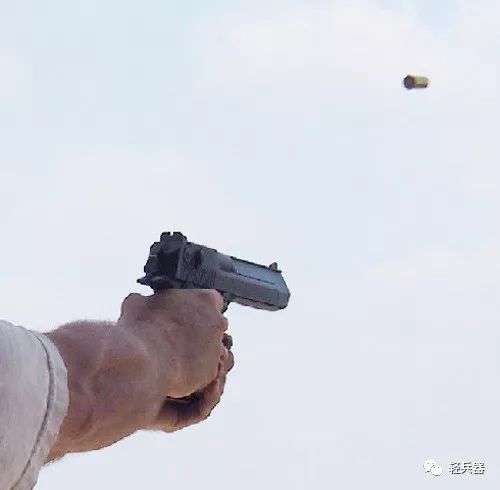沙漠之鹰手枪威力巨大,沙漠之鹰手枪后坐力