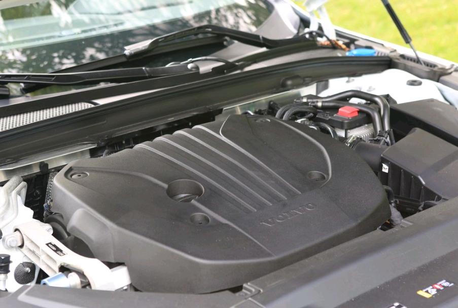 试驾沃尔沃s90t8顶配,沃尔沃s90试驾车一般几折出售