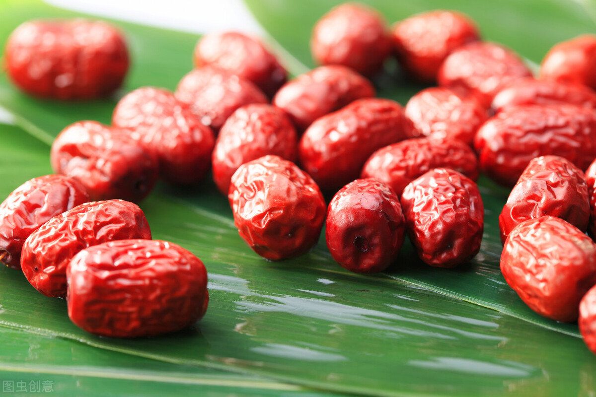 脸上严重干燥紧绷还起皮怎么办,脸上脱皮干燥紧绷刺痛如何缓解