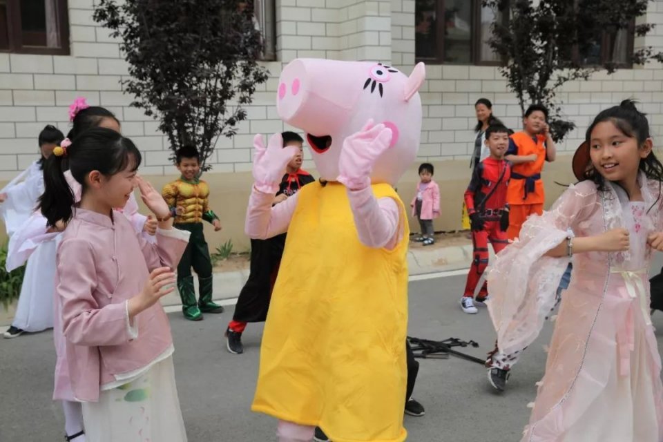 与你童乐优惠团购,兰州碧桂园学校国庆演出