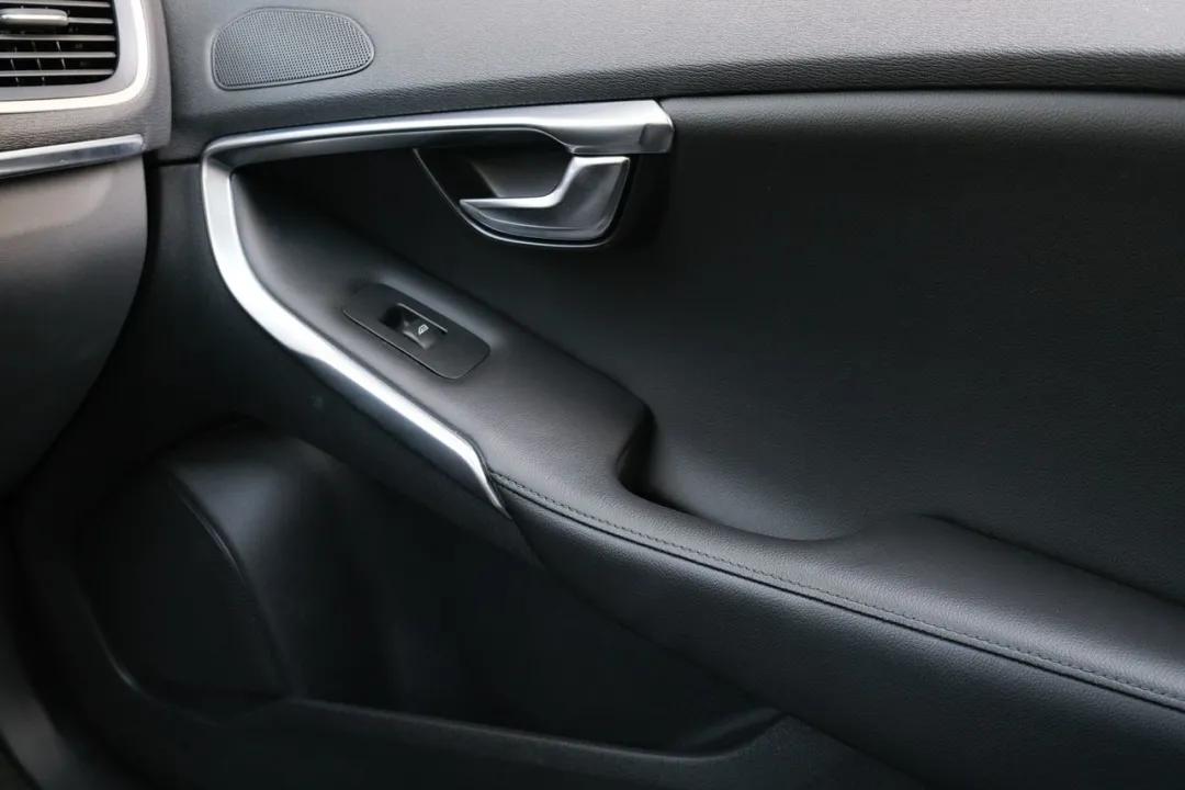 沃尔沃v40二手值得买吗,二手沃尔沃V40值得购买么