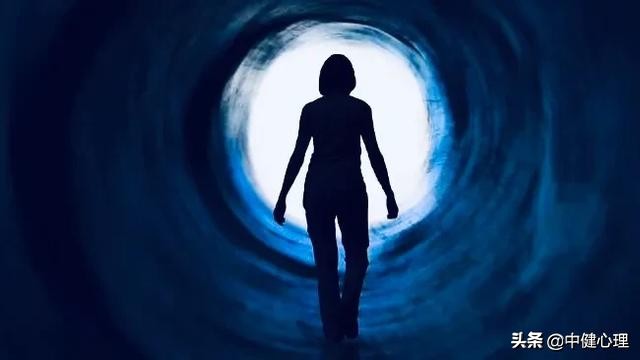 死亡的四个特征,死亡的滋味作文