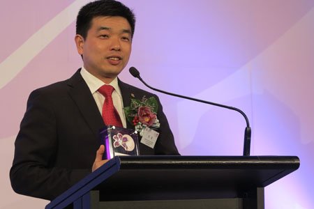 25岁白手起家创业成功纪录,16岁白手起家25岁成亿万富翁