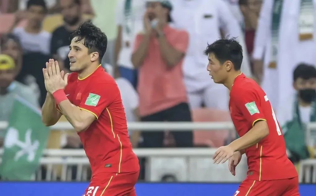 12强赛李铁为什么选洛国富 (李铁赛后谈洛国富)