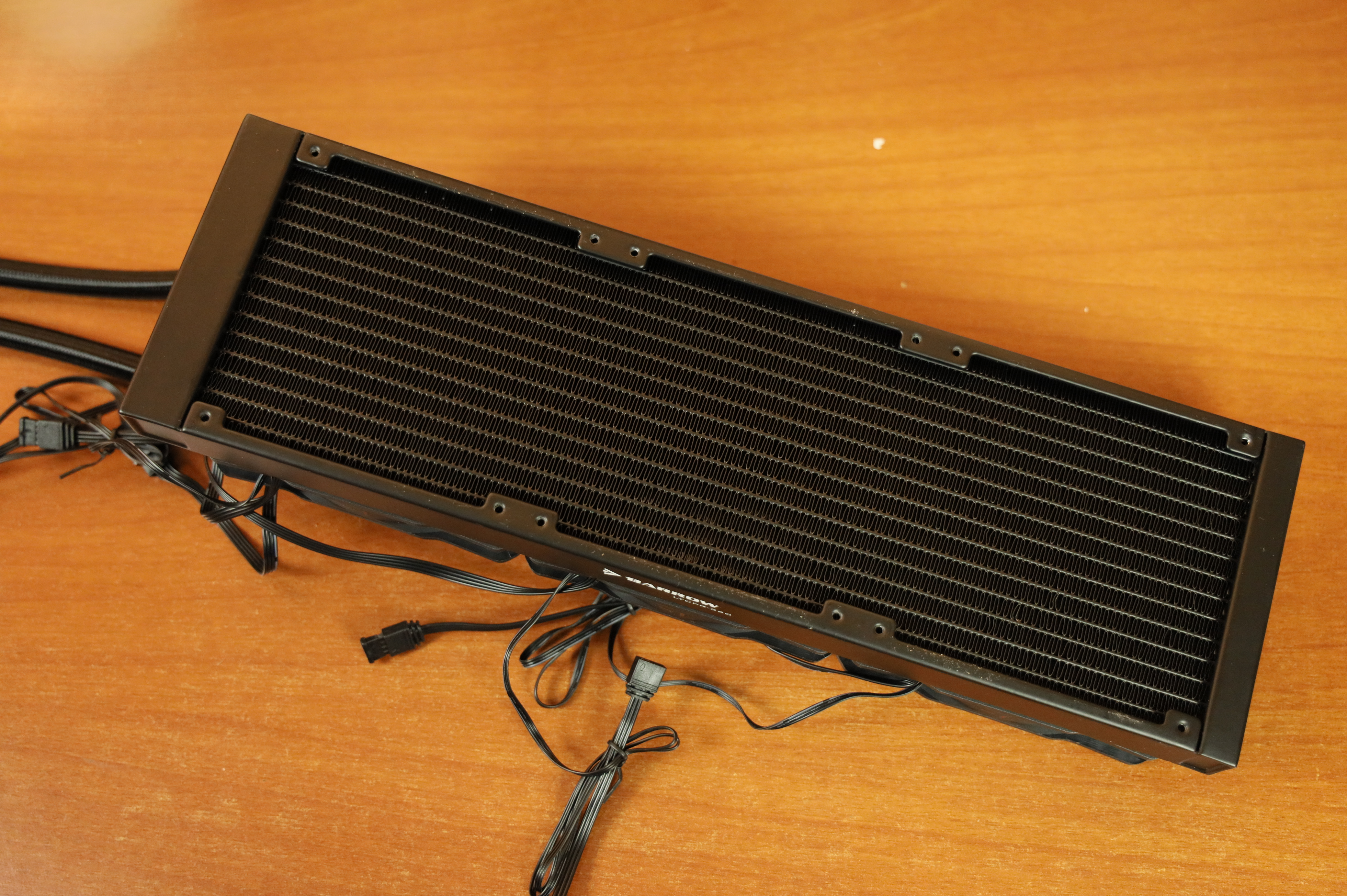 机箱加装风扇后开机f1,360水冷机箱炫酷