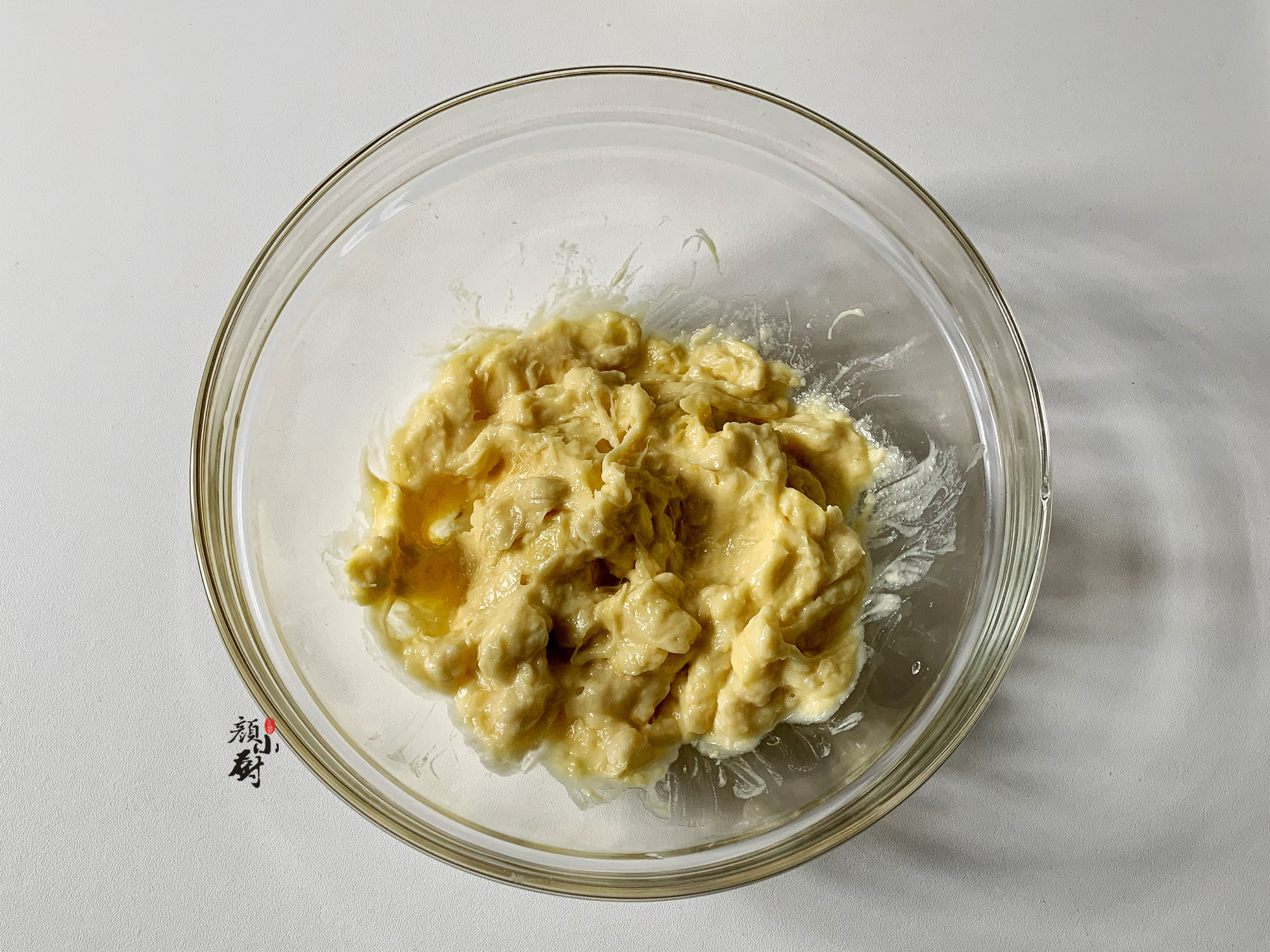 简单很好吃的榴莲酥做法,用蛋挞皮和榴莲做榴莲酥