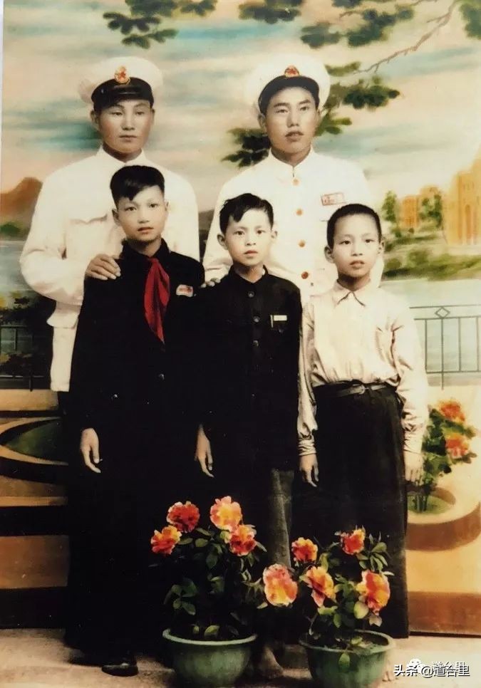 一张“1952年的海门二小”毕业证书，引出“光明路小学”一段往事