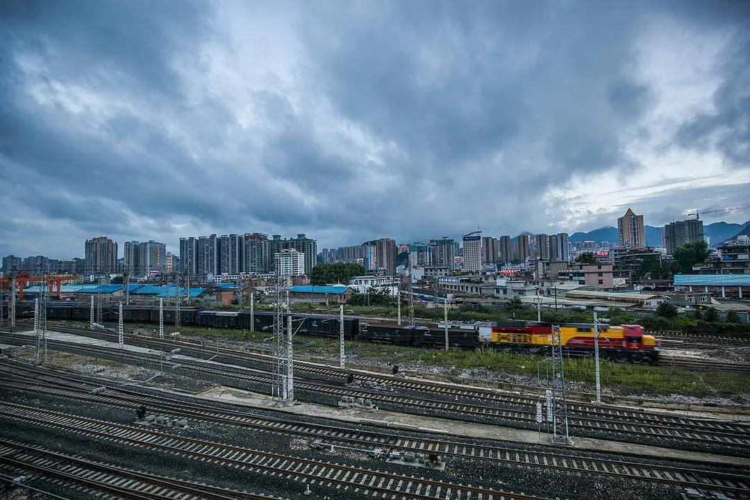 贵州哪个城市工业发展最好,贵州的工业实力