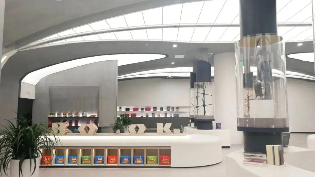 一起去看，藏在沣东自贸新天地里的“最美书店”！