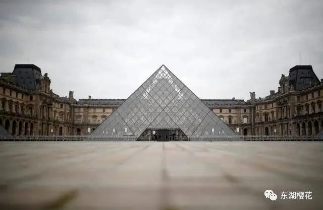 中国方方和法国蕾拉的《封城日记》为何都被批？