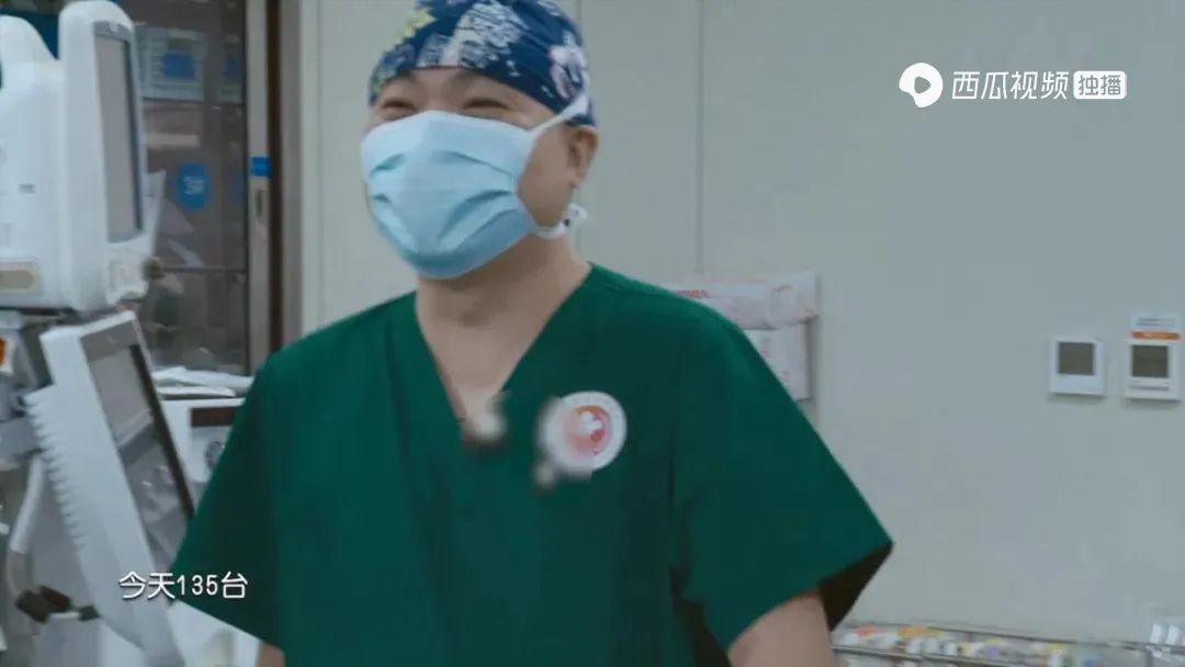 这国产「超级英雄」，我给满分，一点不虚