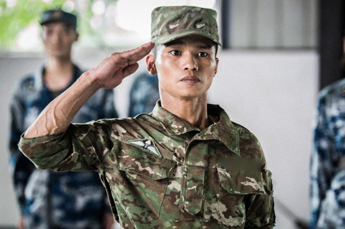 明星演唱会出现的军人,出演军人最好的四位明星