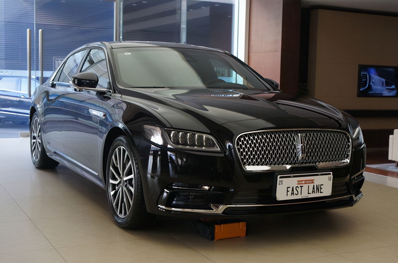 女子买新车发现被减配维权,花三十多万买林肯被二次喷漆