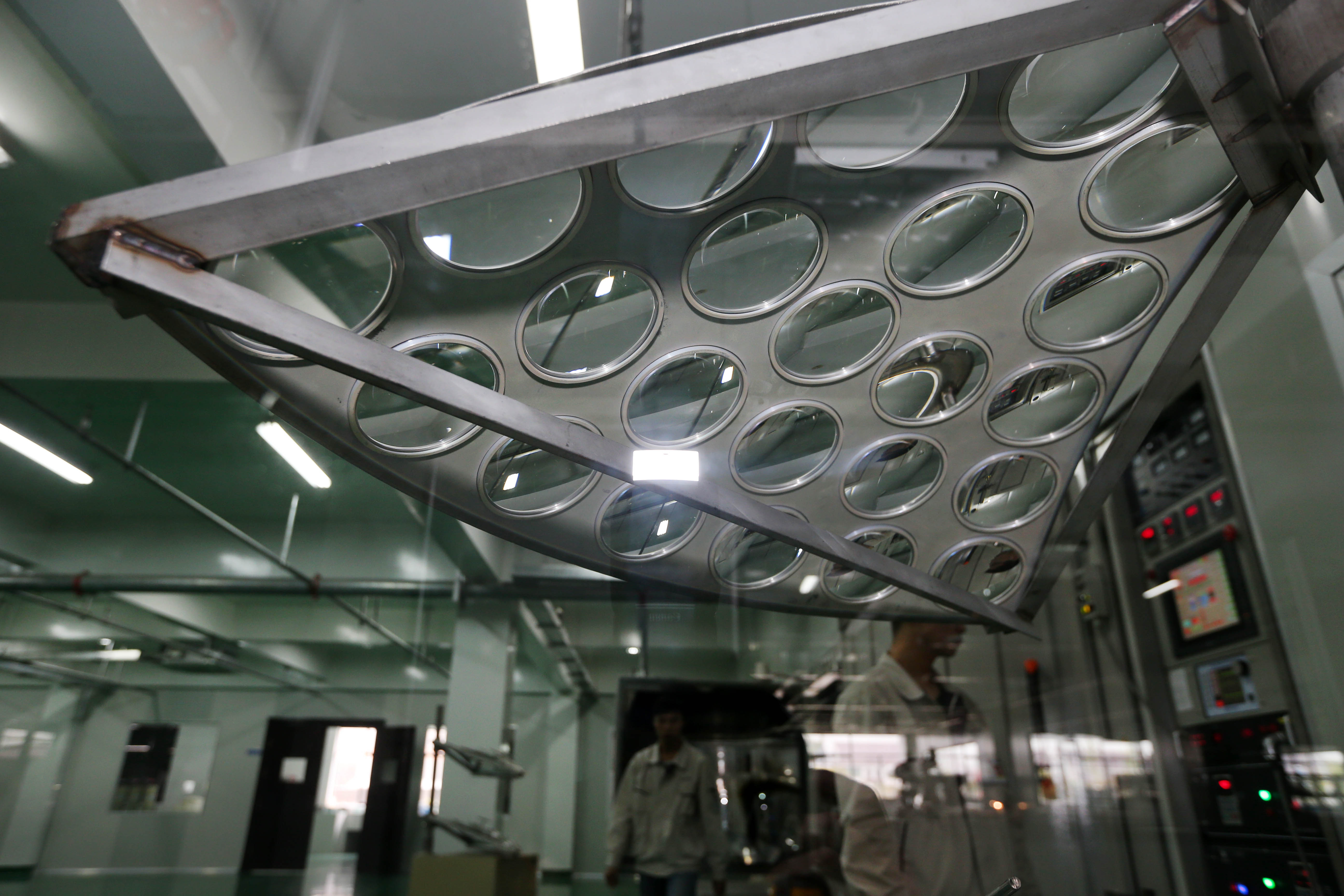 流浪地球吴京和他儿子帐篷镜头,流浪地球吴京和儿子最后一次见面