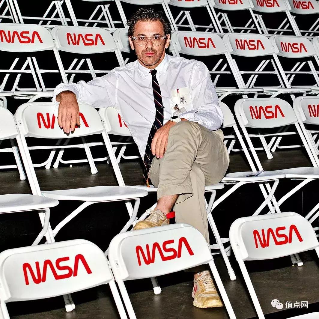 苏富比拍卖联名鞋 (苏富比拍卖鞋)