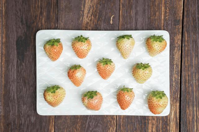 一下子吃了很多草莓,一下子吃了300g草莓