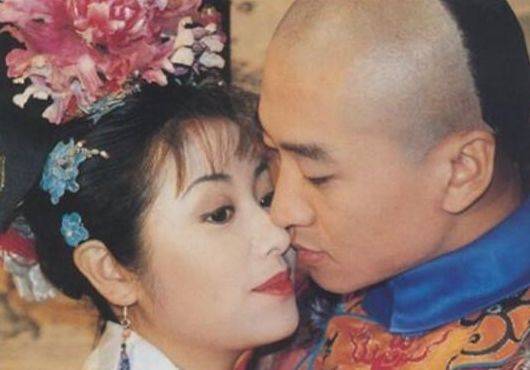 强吻、揩油、扒衣服?刘亦菲、赵丽颖都难逃“咸猪手”