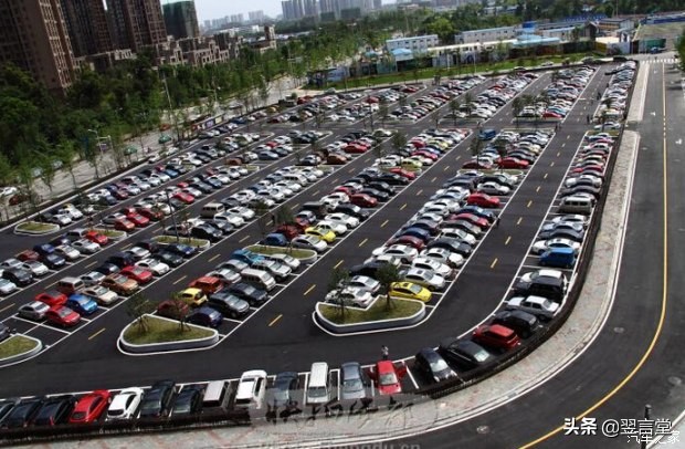 十个大灯一辆车,十几块的汽车大灯