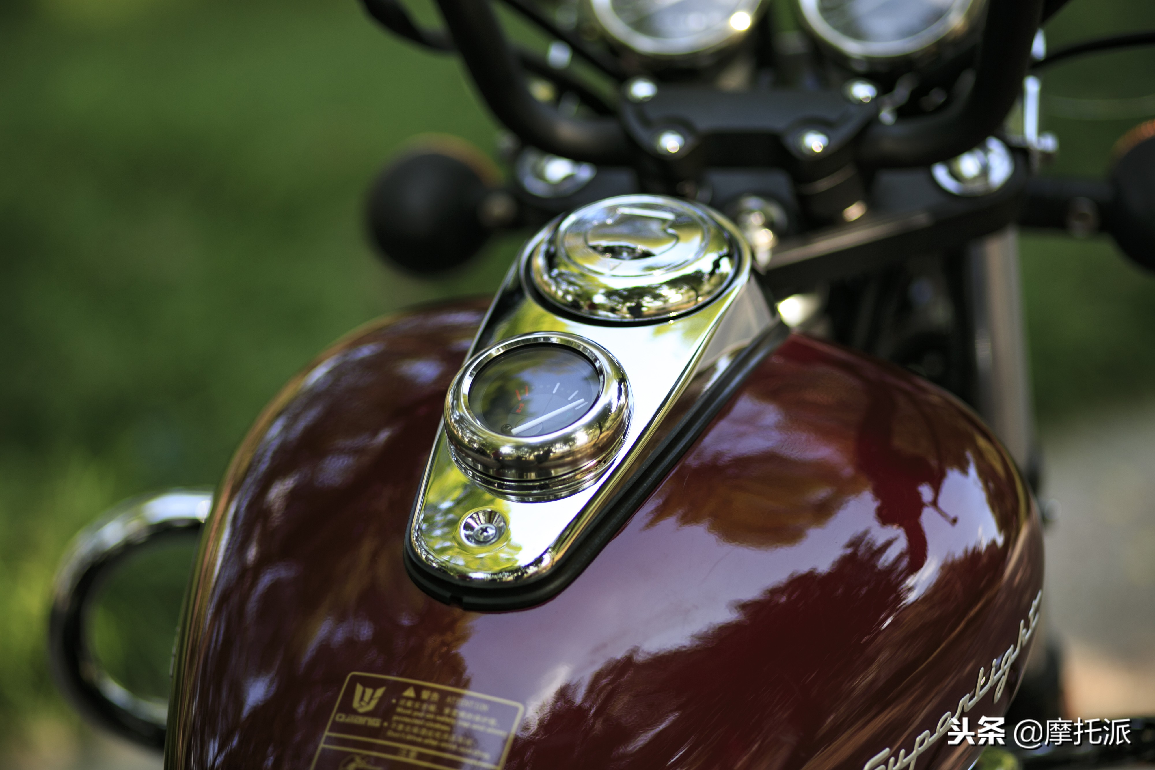 凯威极光200摩托车,钱江凯威荣光202和极光200的区别