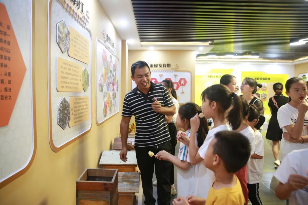 组图：武平县琴韵古筝行六一暨周年庆亲子活动圆满举行