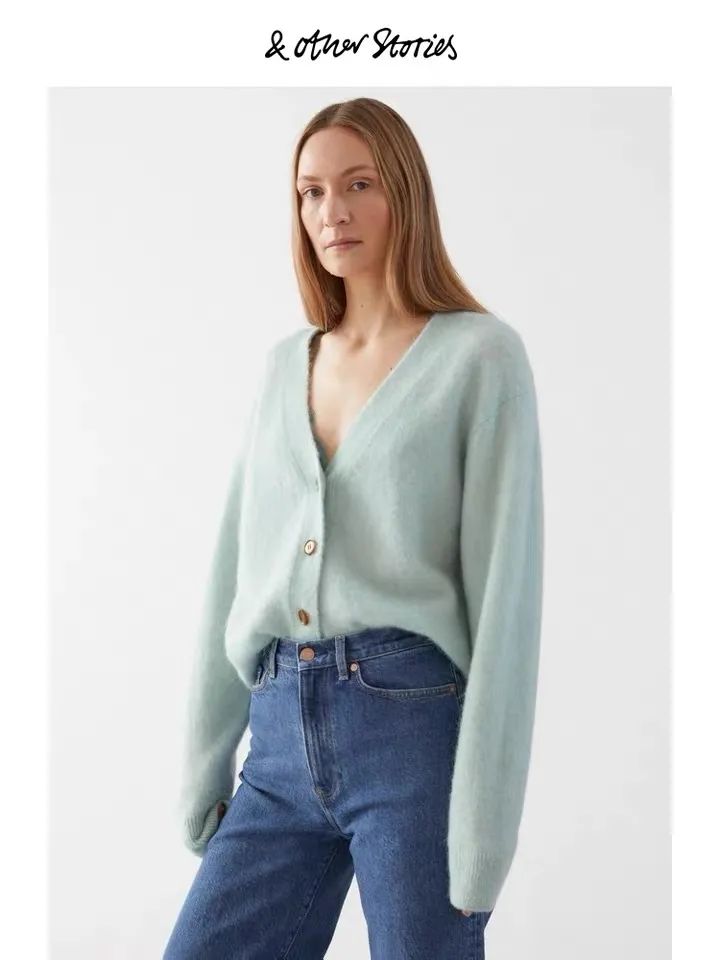 蕾哈娜菠萝纹的服装,蕾哈娜服装品牌