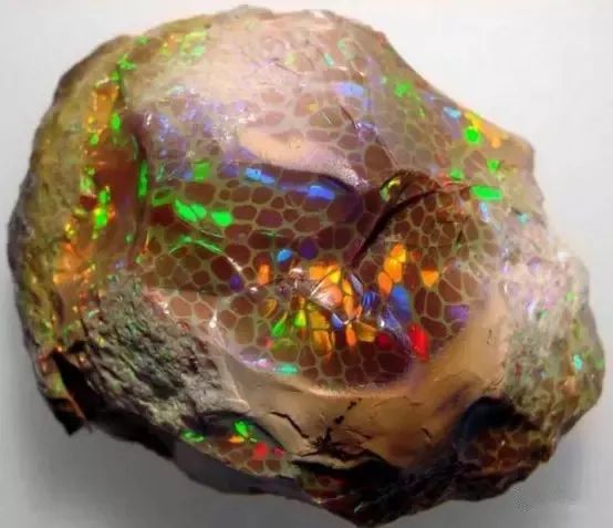 会发光的蛋白石就是欧泊？教你几招鉴别的法子