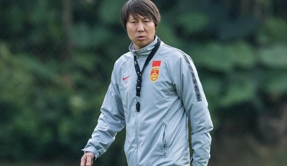 让人失望!国足依然身穿耐克服装进行备战,足协的谴责愈发可笑