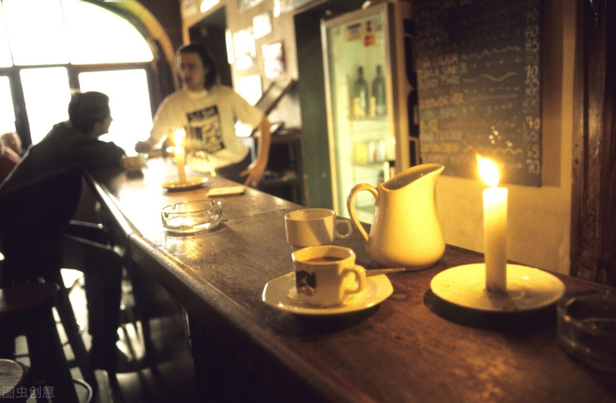 厨房台面用石英石好还是用岩板好,厨房台面用岩板好还是石英石好些