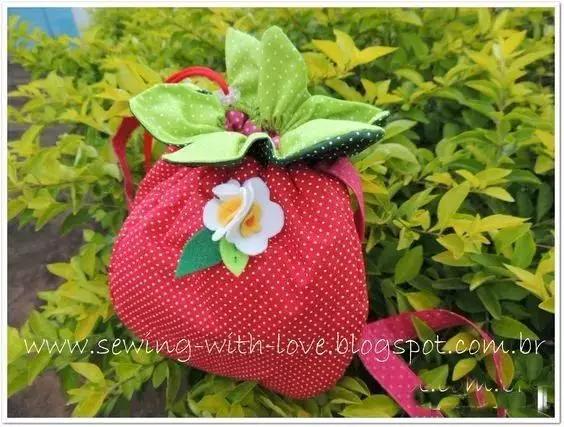 废旧衣服做购物袋视频,旧衣服做环保购物袋