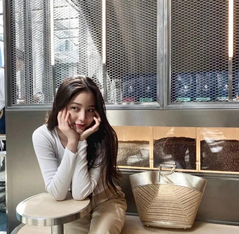 BM风卷土重来，美式街头+复古英伦的风俘获万千少女们的心