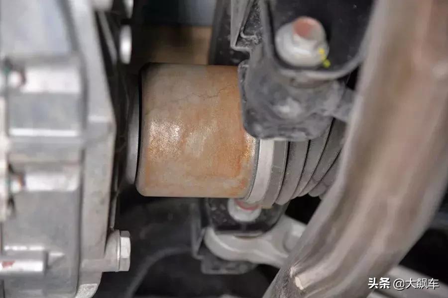 渗油、生锈、铁油箱，悬架换成铝合金