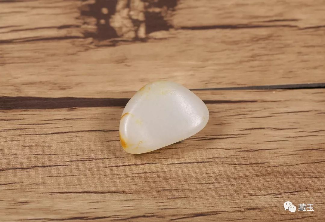 和田玉光白籽料特点,和田玉颜色白的好吗