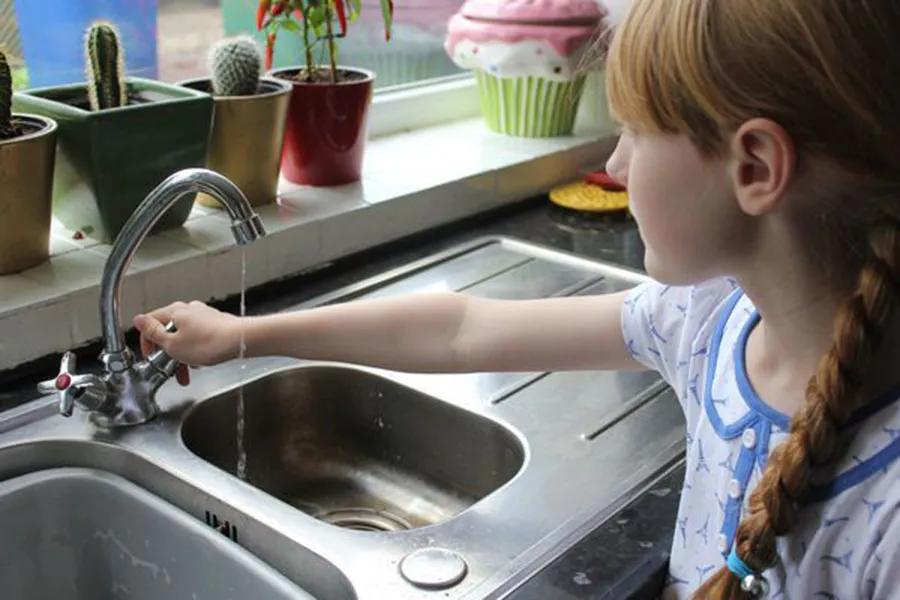 自来水管冻住最佳防冻方法,冬季水管防冻措施有哪些