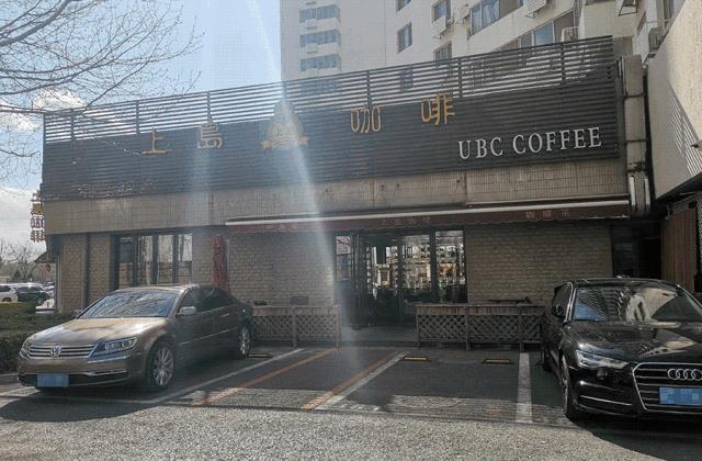 星巴克们的“*局骗**”，让多少餐饮创业者掉入陷阱？