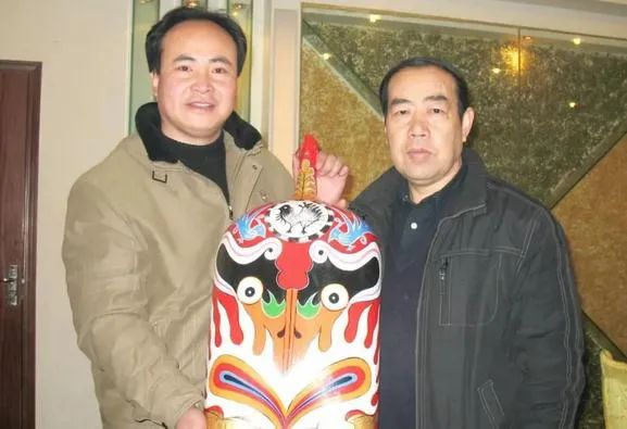 尊享定制|这项陕西工艺作品，成功亮相法国巴黎卢浮宫