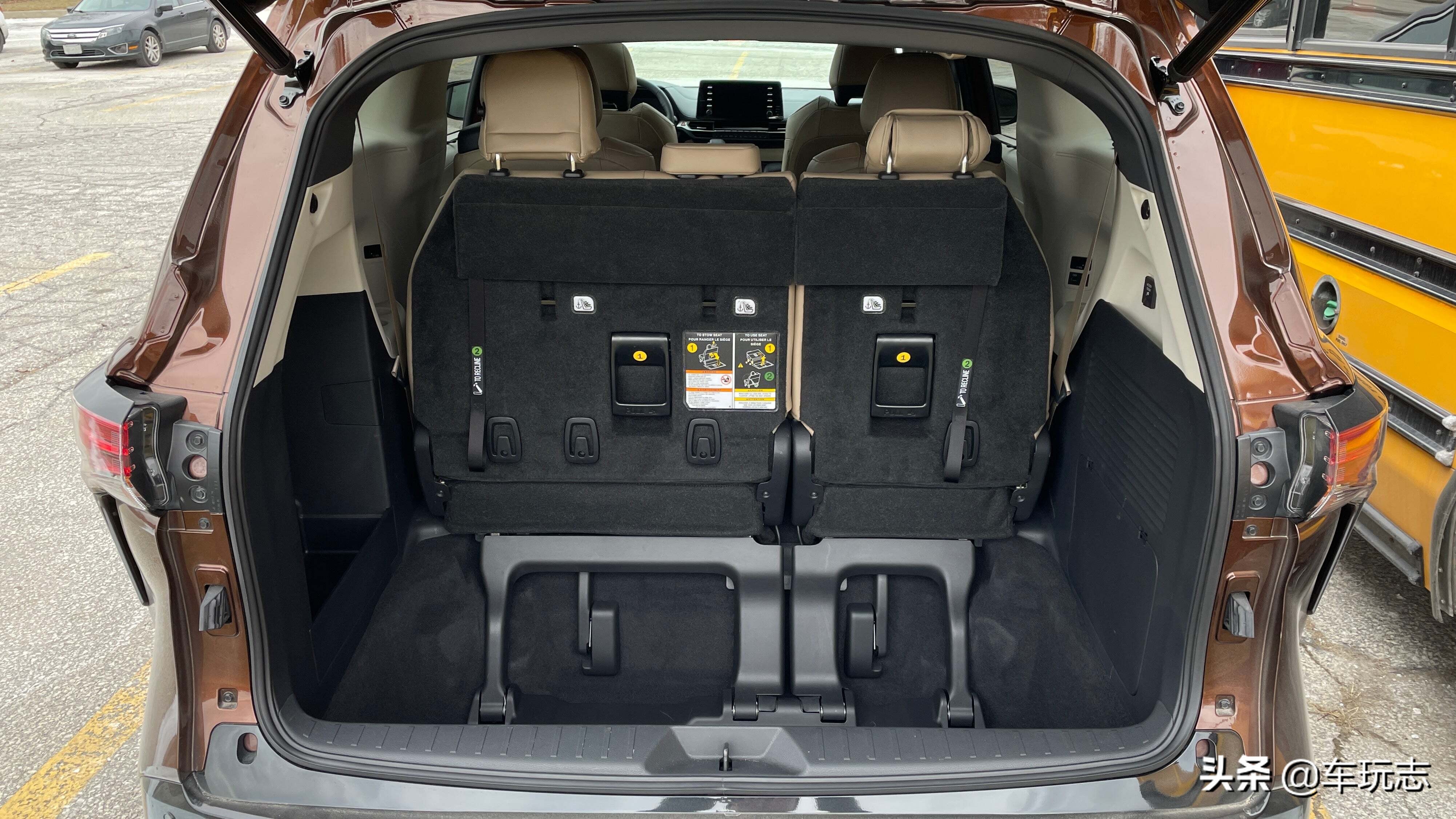 全新丰田sienna塞纳运动版,丰田mpv塞纳toyotasienna试驾